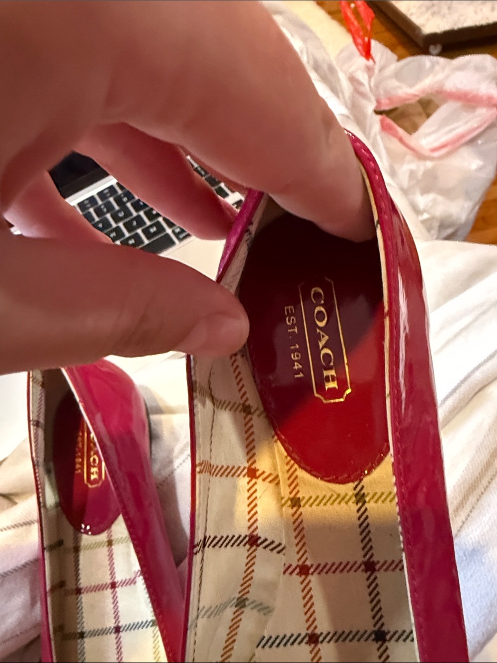 Coach Glossy Patent Ballet Flats in Hot Pink size 5 women’s - Picture 3 of 8